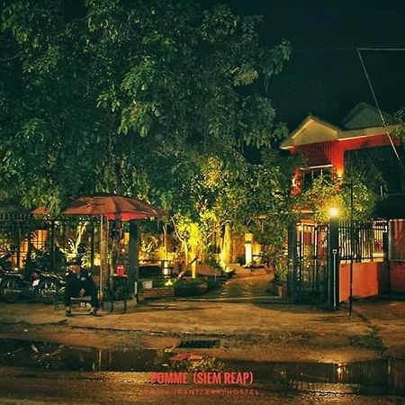 Pomme Brewhouse Hostel Siem Reap Esterno foto