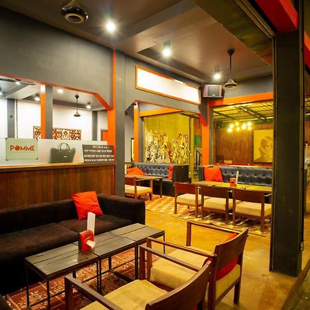 Pomme Brewhouse Hostel Siem Reap Esterno foto