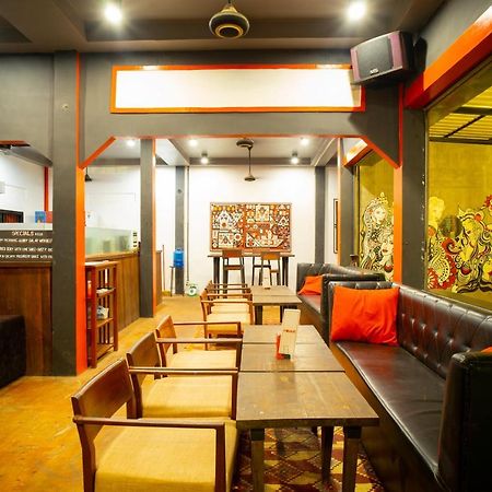 Pomme Brewhouse Hostel Siem Reap Esterno foto