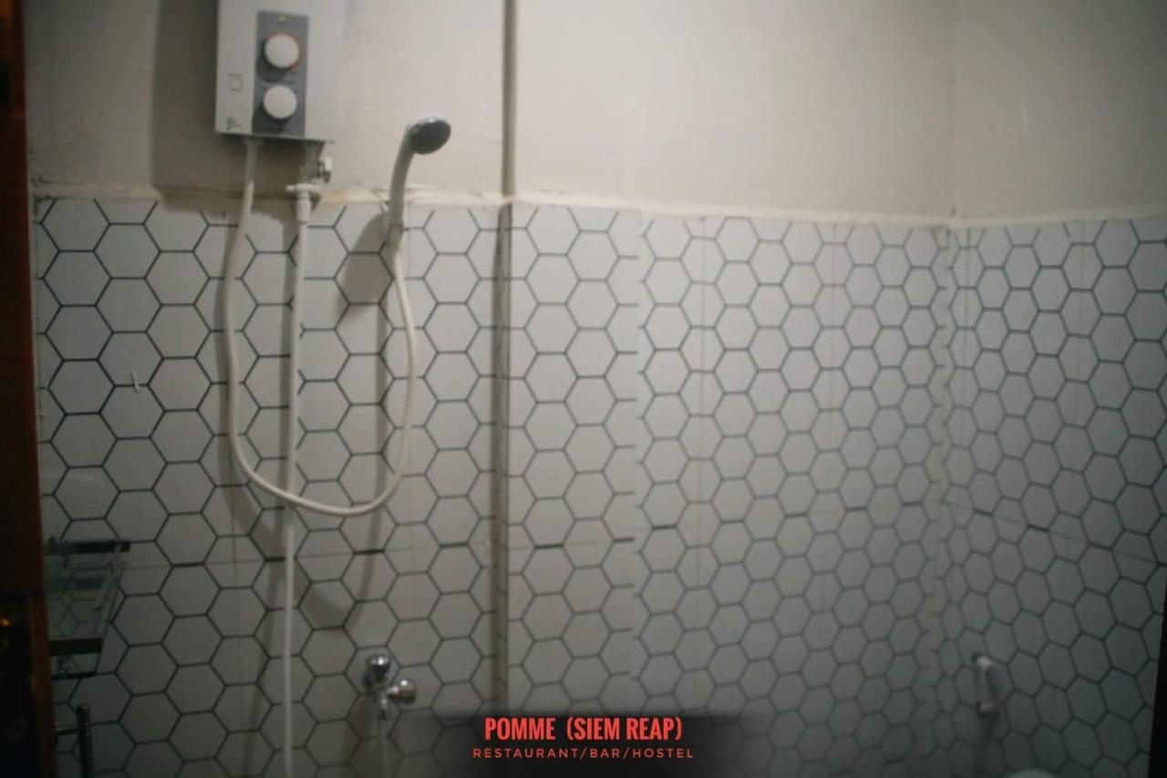 Pomme Brewhouse Hostel Siem Reap Esterno foto
