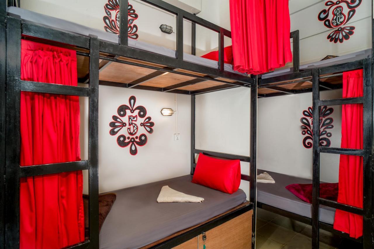 Pomme Brewhouse Hostel Siem Reap Esterno foto