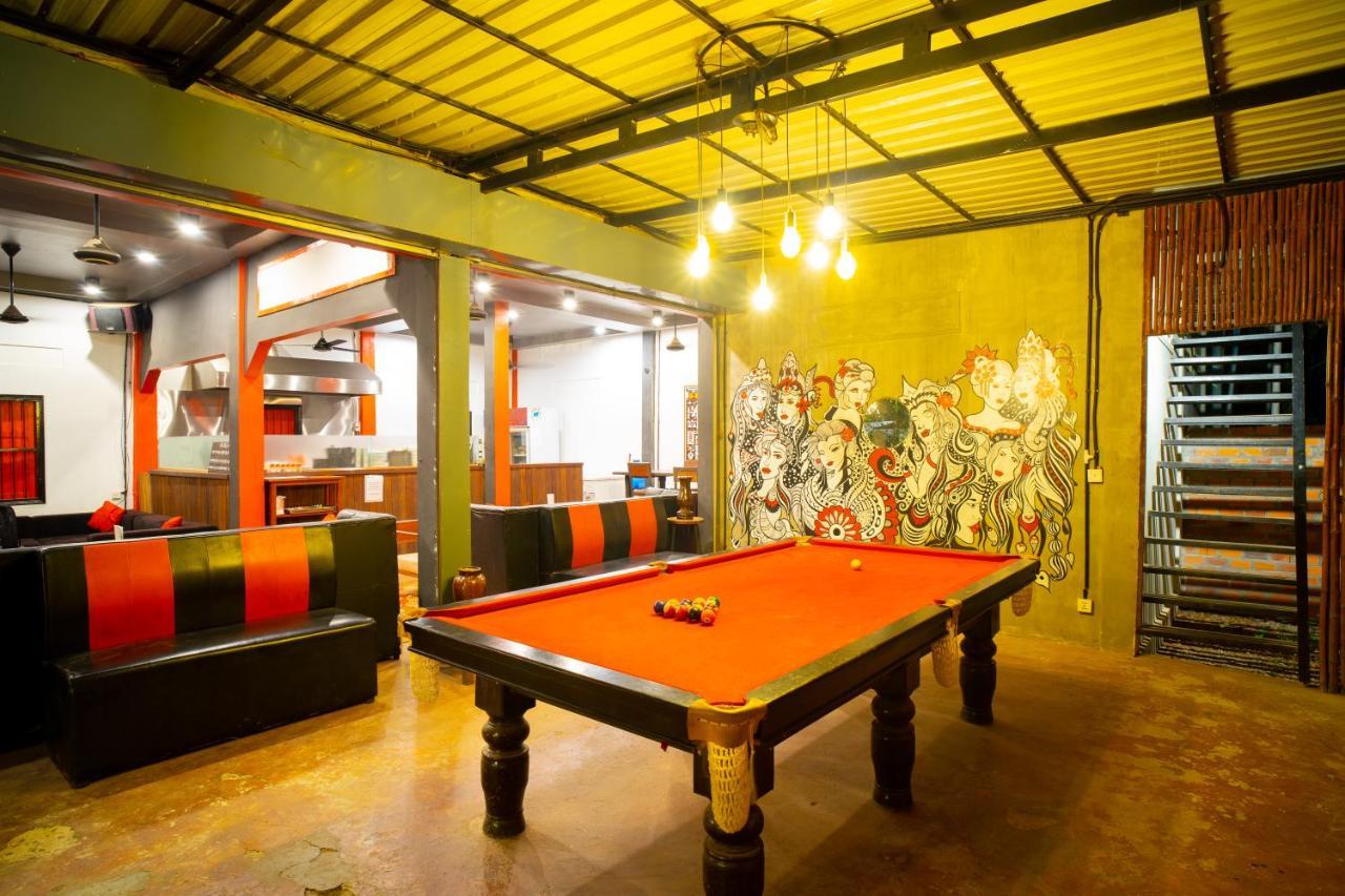 Pomme Brewhouse Hostel Siem Reap Esterno foto