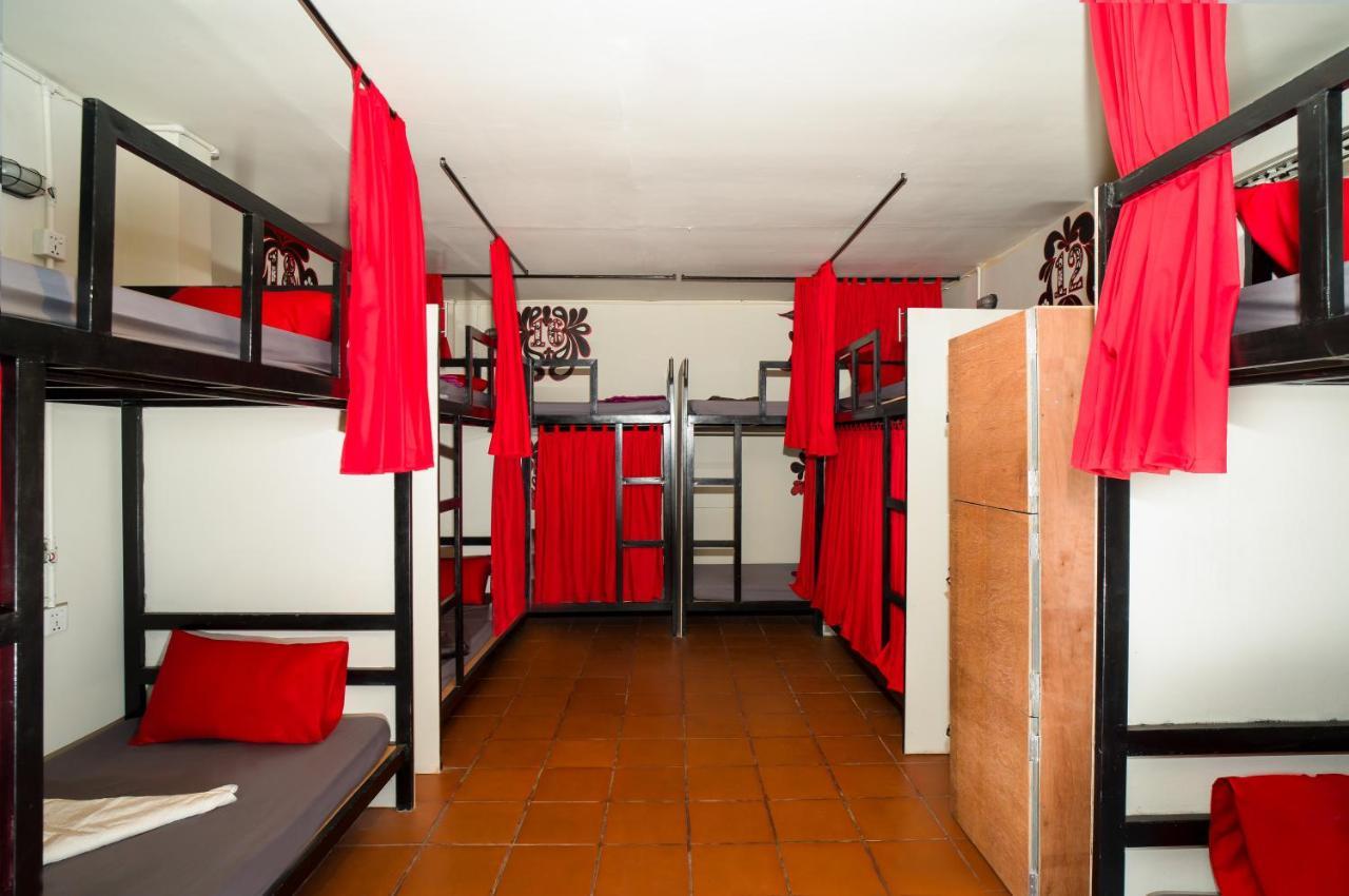 Pomme Brewhouse Hostel Siem Reap Esterno foto